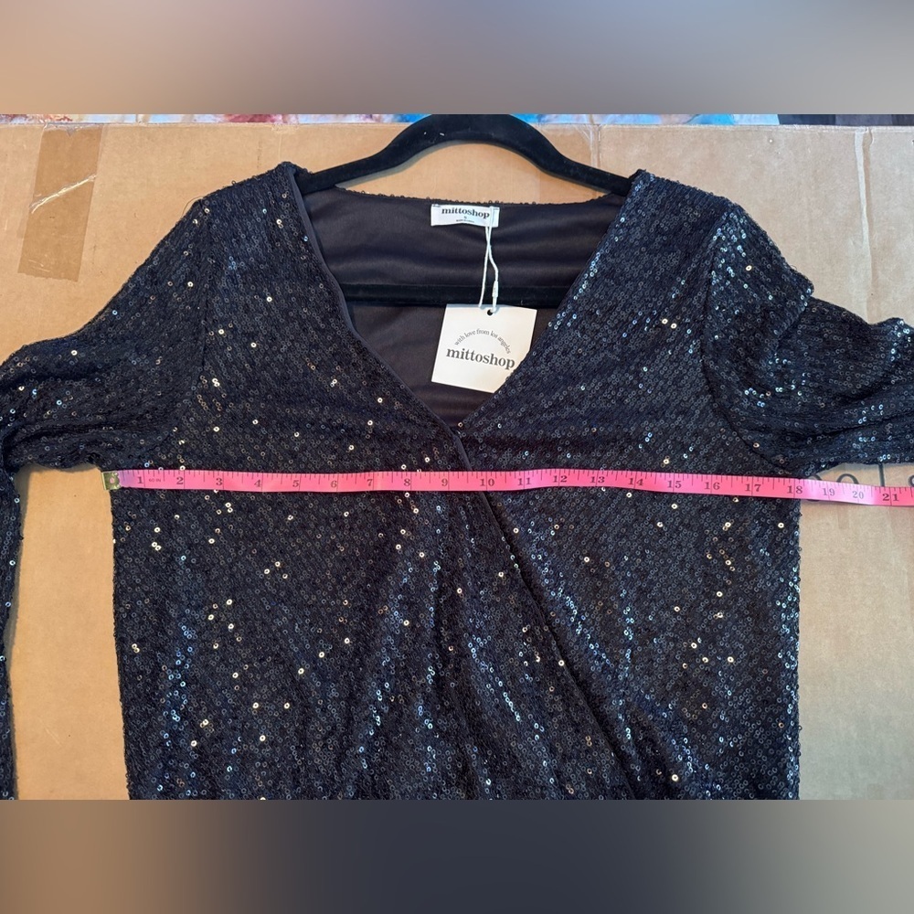 Mittoshop: Out on the Town Black Sequined CrossoverTop with privacy snap - Picture 8 of 9
